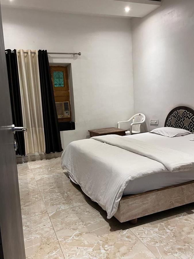 Hotel Rani Palace Udaipur Exterior foto