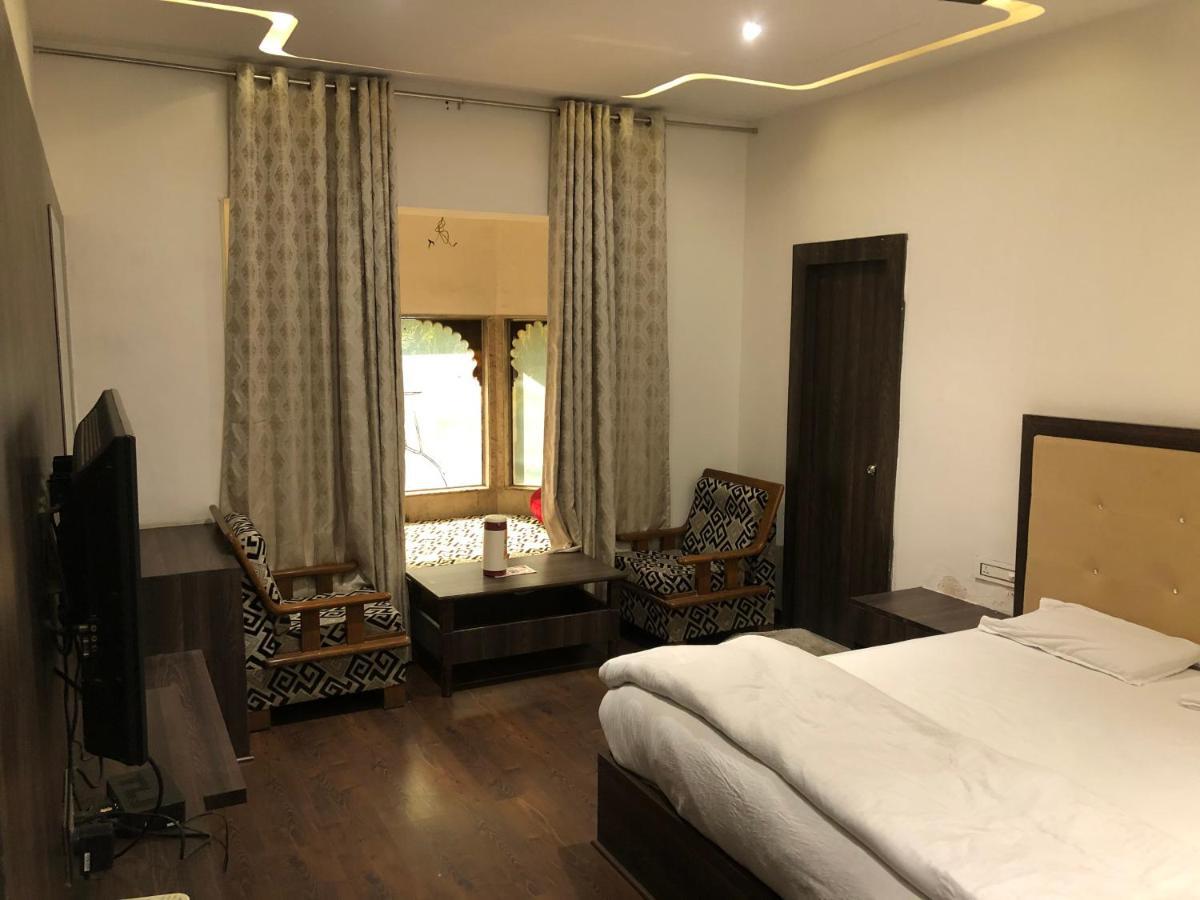 Hotel Rani Palace Udaipur Exterior foto