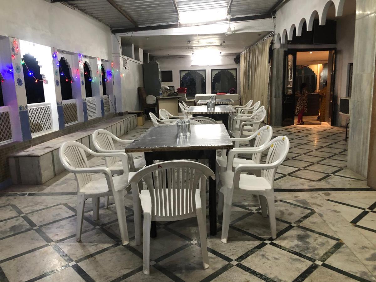 Hotel Rani Palace Udaipur Exterior foto